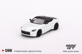 MINI GT - Nissan Fairlady Z Version ST 2023 Everest White - #598 1:64