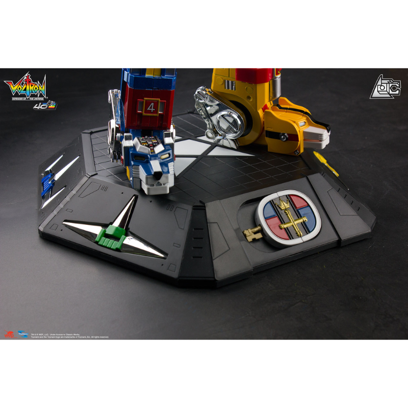 Voltron: Defender of the Universe 40th Anniversary Voltron Collector's Set