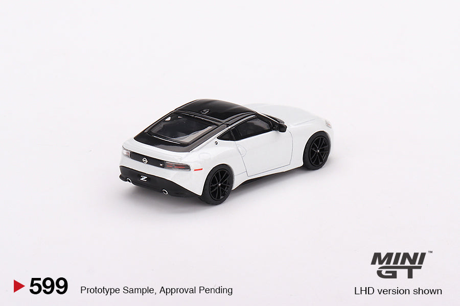 MINI GT - Nissan Z Performance 2023 Everest White - #599 scale 1:64