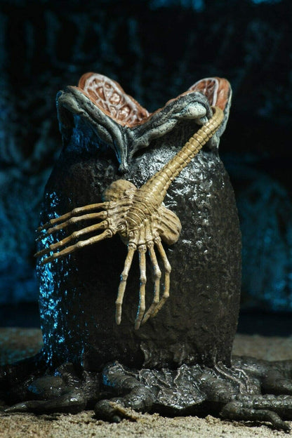 Neca - 40th Anniversary Alien 'Big Chap' & Egg - 9 inches