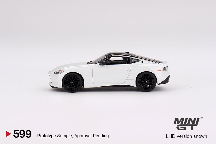 MINI GT - Nissan Z Performance 2023 Everest White - #599 scale 1:64