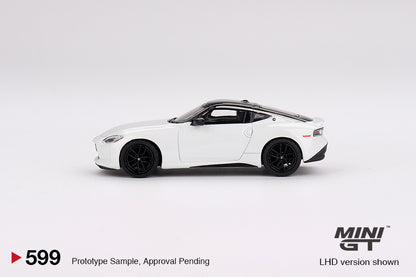 MINI GT - Nissan Z Performance 2023 Everest White - #599 scale 1:64