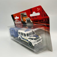 Majorette Trailer - Mercedes AMG G63 Police vehicle with Horse trailer scale 1:64