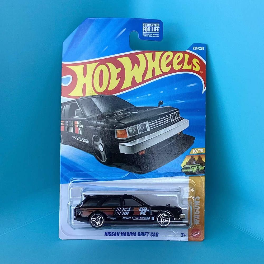 Hot Wheel Basic - Nissan Maxima Drift Car