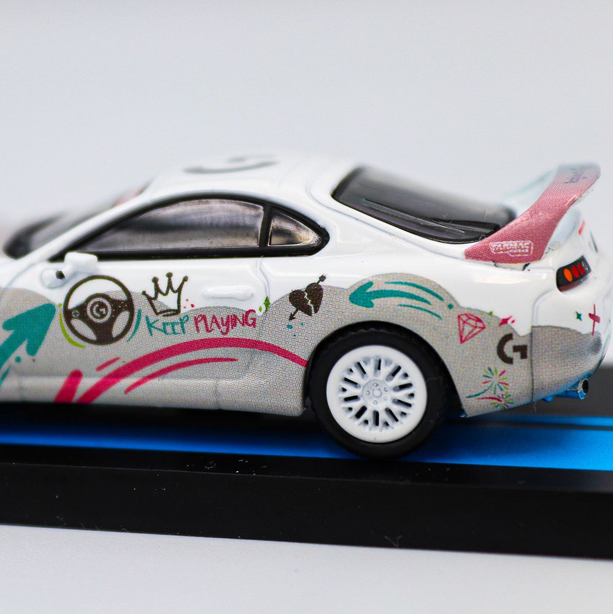 Tarmac Works - Toyota Supra RZ Logitech G Aurora with Container - Hobby 64 - Scale 1:64