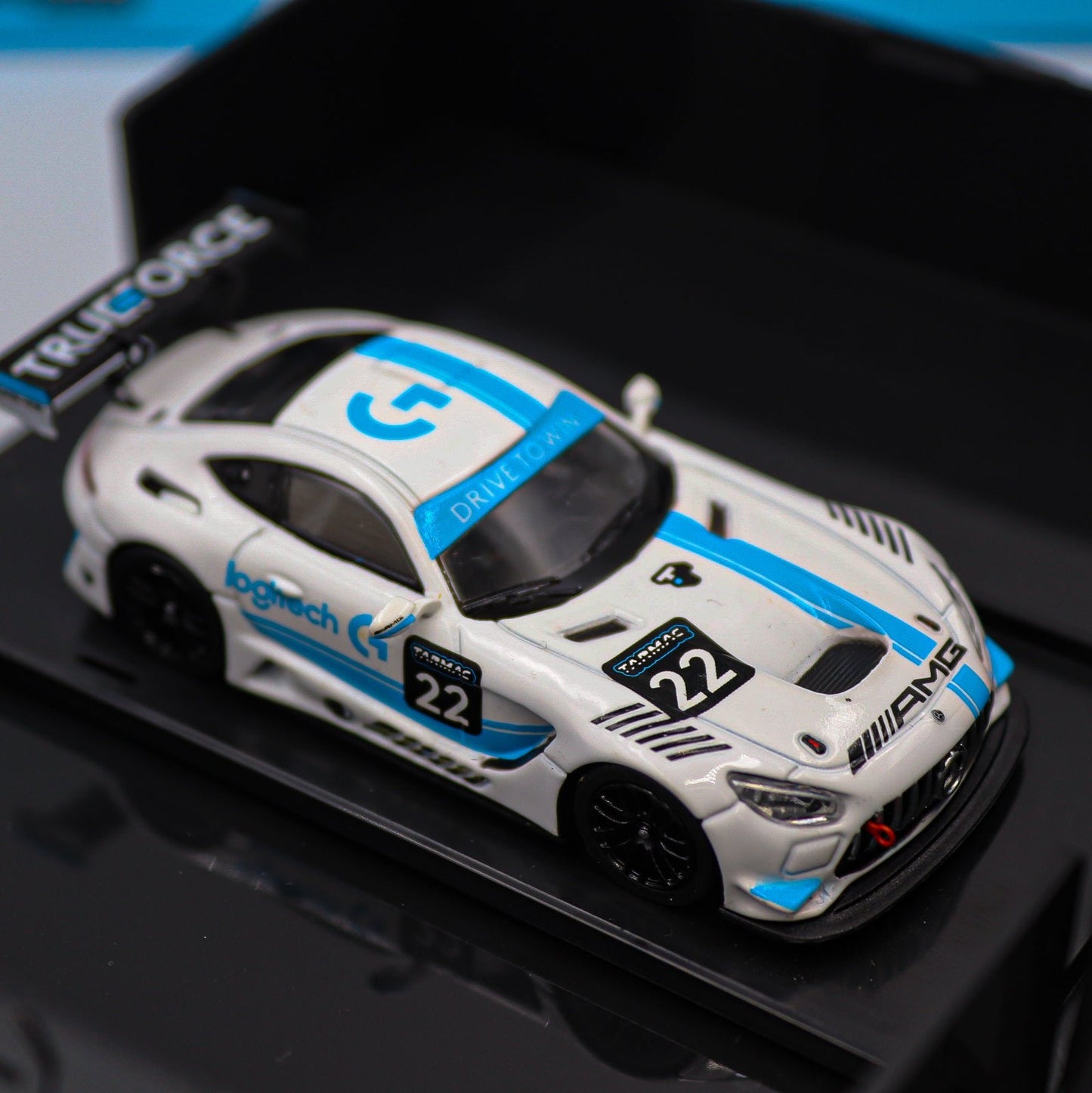 Tarmac Works - Mercedes - AMG GT3 Logitech G Race - Hobby 64 Scale 1:64