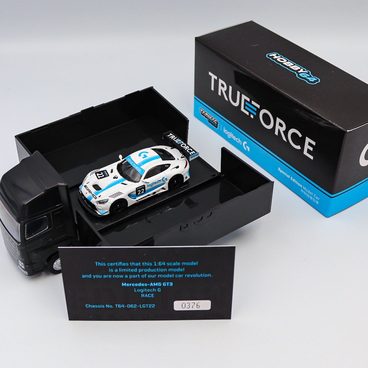 Tarmac Works - Mercedes - AMG GT3 Logitech G Race - Hobby 64 Scale 1:64