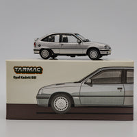 Tarmac Works - GLOBAL 64 - Opel Kadett GSi Silver scale 1:64