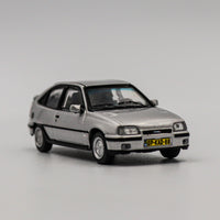 Tarmac Works - GLOBAL 64 - Opel Kadett GSi Silver scale 1:64